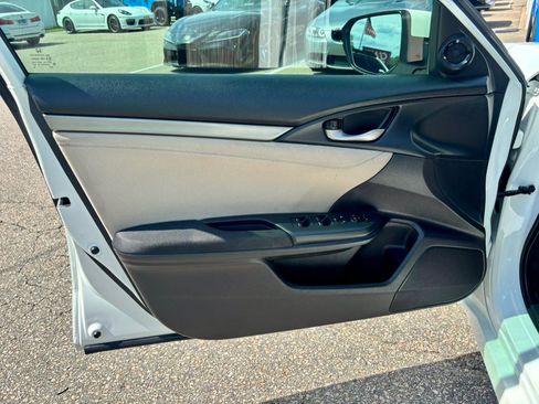 Used 2019 Honda Civic EX image 9