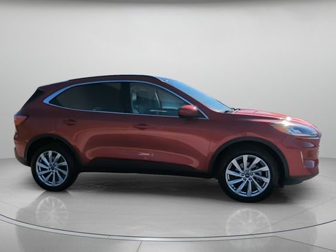Certified 2022 Ford Escape Titanium w/ Titanium Elite Package AWD/4WD image 34