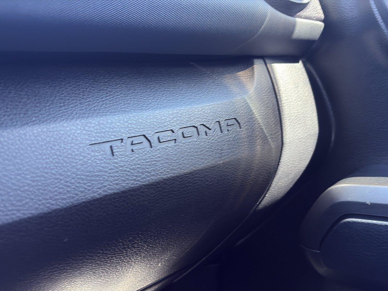 Used 2020 Toyota Tacoma TRD Sport AWD/4WD image 26