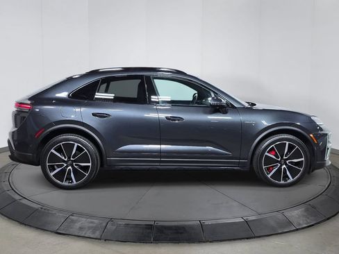 Certified 2025 Porsche Macan Turbo Electric AWD/4WD image 8