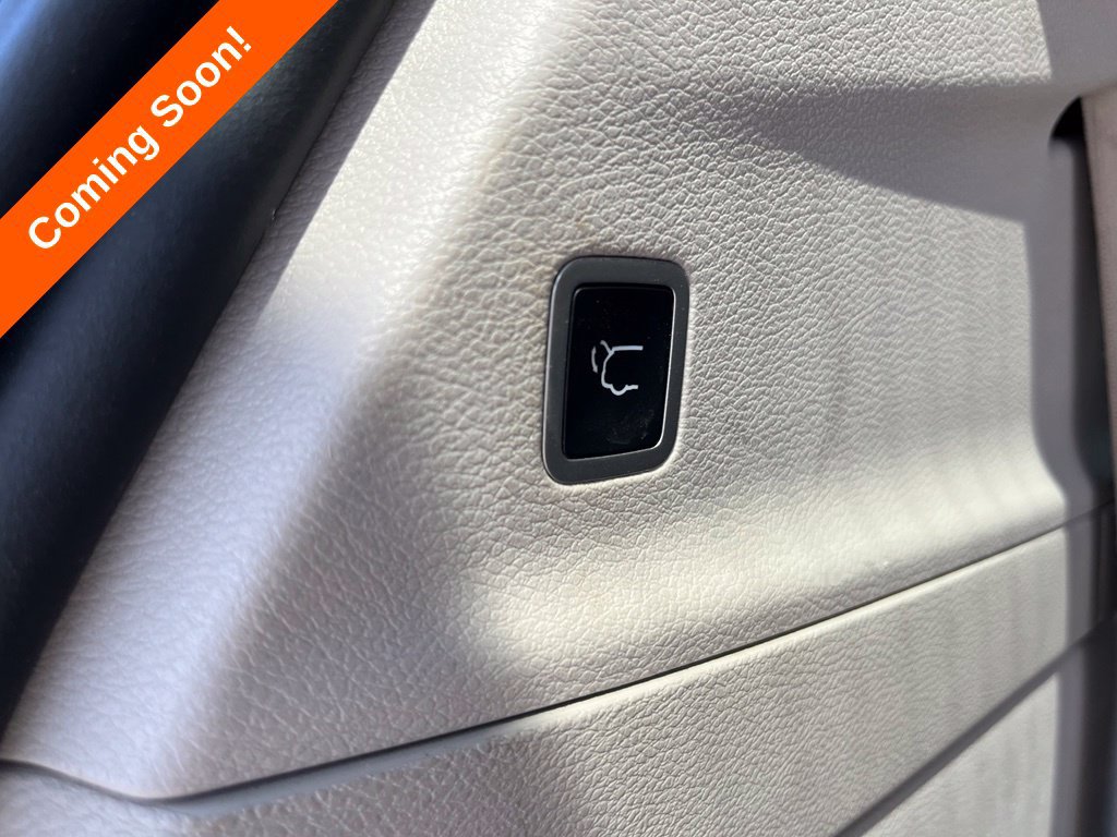Used 2022 Chrysler Pacifica Limited FWD image 33