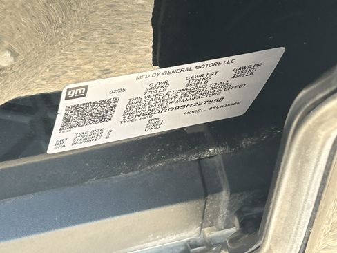 Certified 2025 Chevrolet Suburban Z71 AWD/4WD image 35