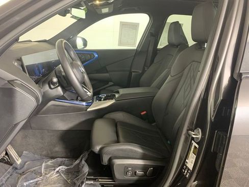 Used 2025 BMW X3 xDrive30 AWD/4WD image 16