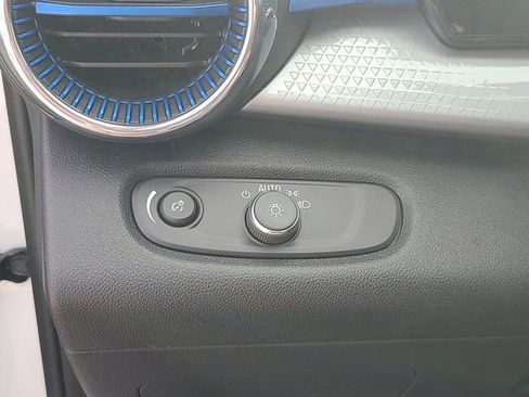 New 2026 Chevrolet Trax LT image 25