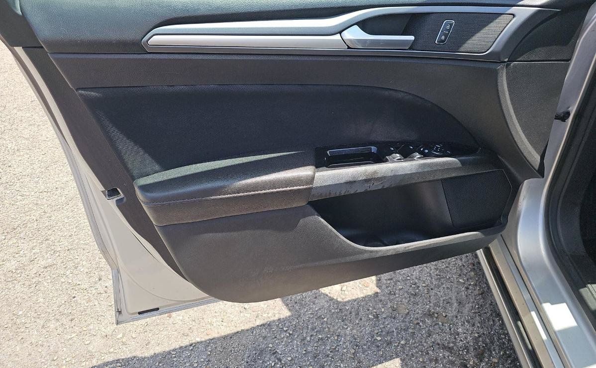 Used 2013 Ford Fusion SE FWD image 9
