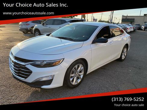 Used 2019 Chevrolet Malibu LT image 2