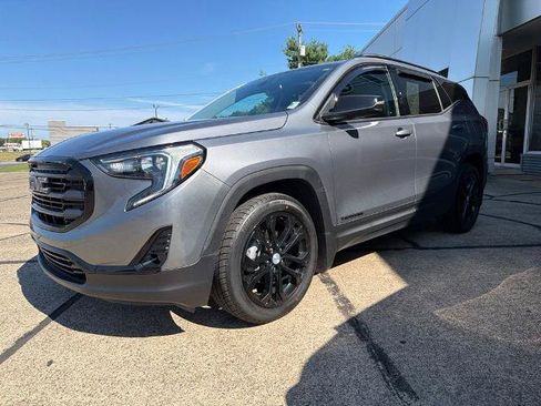 Used 2020 GMC Terrain SLT w/ Preferred Package AWD/4WD image 3