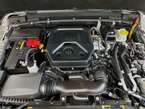 Used 2023 Jeep Wrangler Sahara image 33