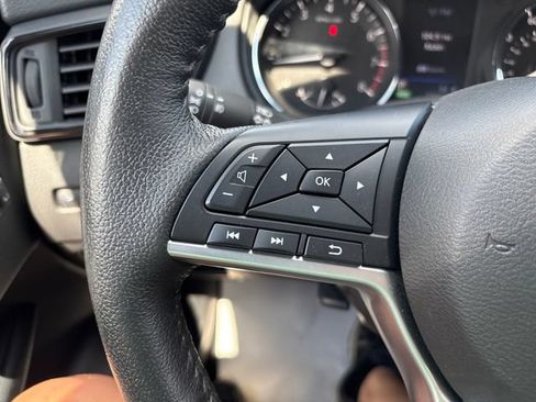 Used 2020 Nissan Rogue SL AWD/4WD image 11