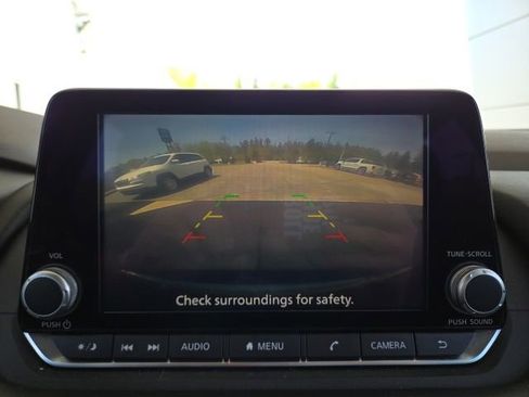 Used 2021 Nissan Rogue S AWD/4WD image 13