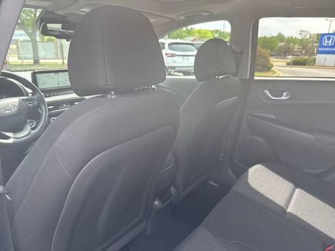 Certified 2023 Hyundai Kona SEL w/ Convenience Package AWD/4WD image 21