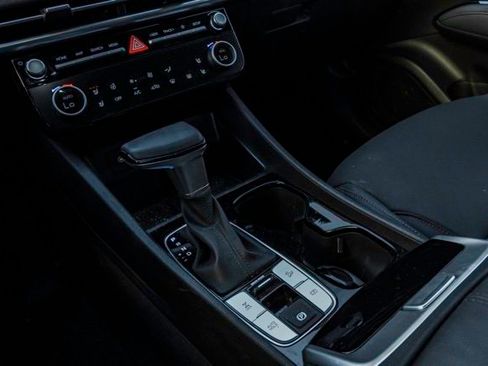 Certified 2025 Hyundai Santa Cruz Limited image 17