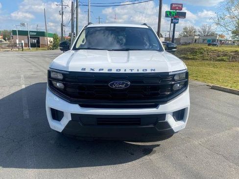 Certified 2025 Ford Expedition Active AWD/4WD image 2