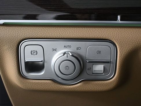 Certified 2024 Mercedes-Benz GLE 350 4MATIC image 9