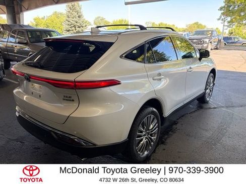 Used 2022 Toyota Venza XLE AWD/4WD image 5