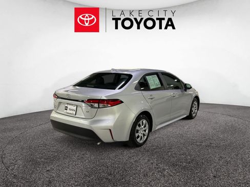 Used 2025 Toyota Corolla LE image 7