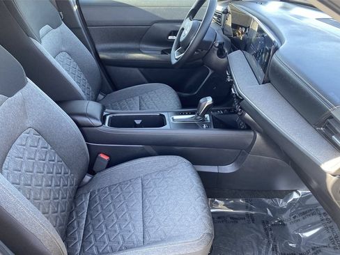 New 2026 Nissan Kicks SV w/ Cold Weather Package FWD image 10