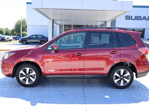Used 2018 Subaru Forester 2.5i Premium w/ All-Weather Package AWD/4WD image 2