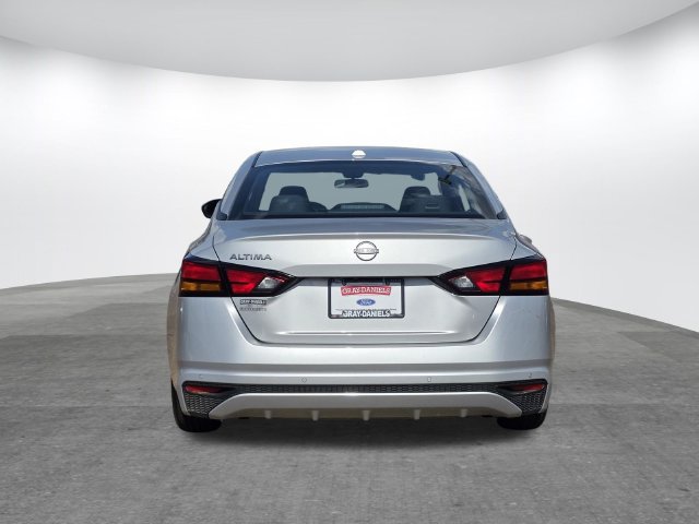 Used 2025 Nissan Altima 2.5 SV FWD image 5