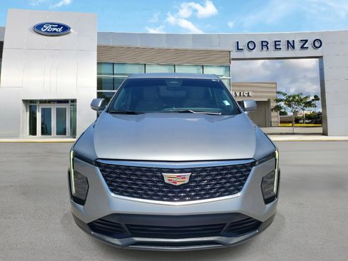 Used 2024 Cadillac XT4 Luxury FWD image 2