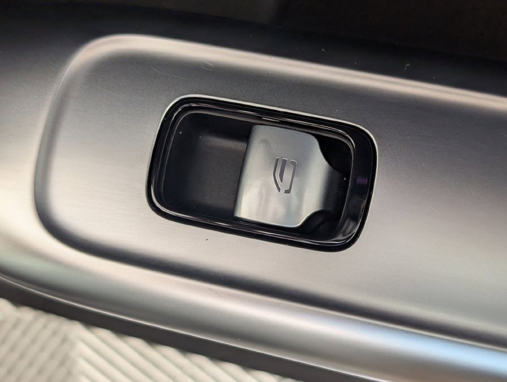 Used 2024 Mercedes-Benz C 300 Sedan image 33
