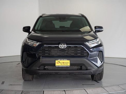 Used 2024 Toyota RAV4 XLE AWD/4WD image 2