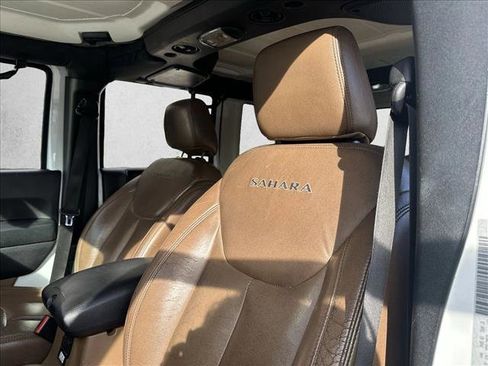 Used 2016 Jeep Wrangler Unlimited Sahara w/ Connectivity Group image 10