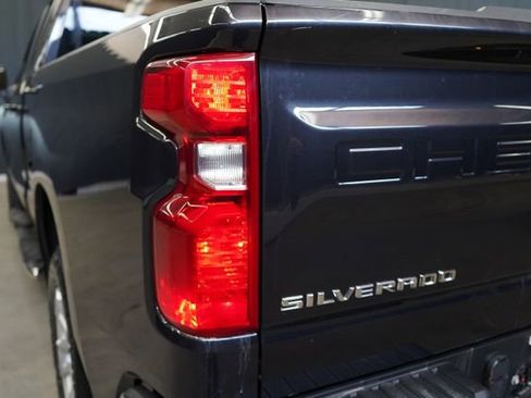 Used 2023 Chevrolet Silverado 1500 LT w/ Z71 Off-Road Package AWD/4WD image 57