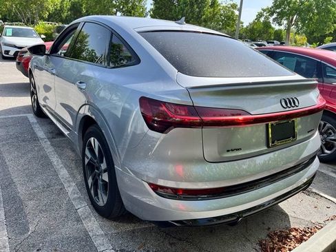 Used 2022 Audi e-tron Premium w/ Convenience Plus Package AWD/4WD image 3
