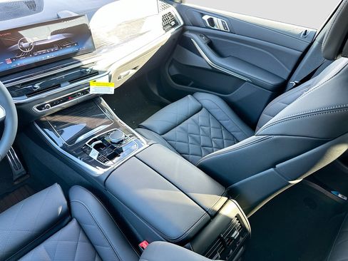 New 2026 BMW X5 sDrive40i w/ M Sport Package image 18