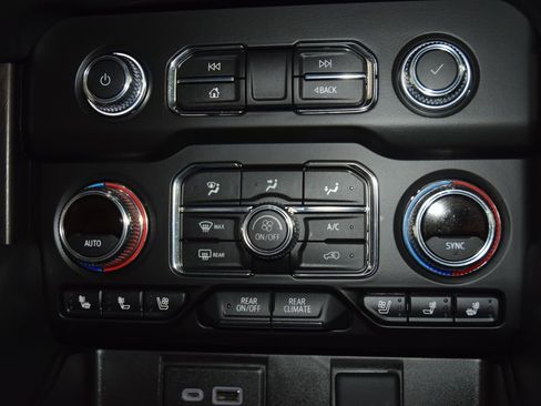 Used 2024 GMC Yukon AT4 AWD/4WD image 35