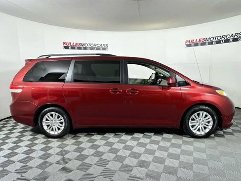 Used 2011 Toyota Sienna XLE FWD image 8