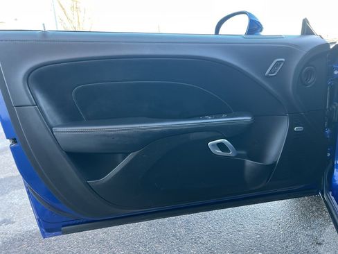 Used 2022 Dodge Challenger SXT w/ Plus Package image 9