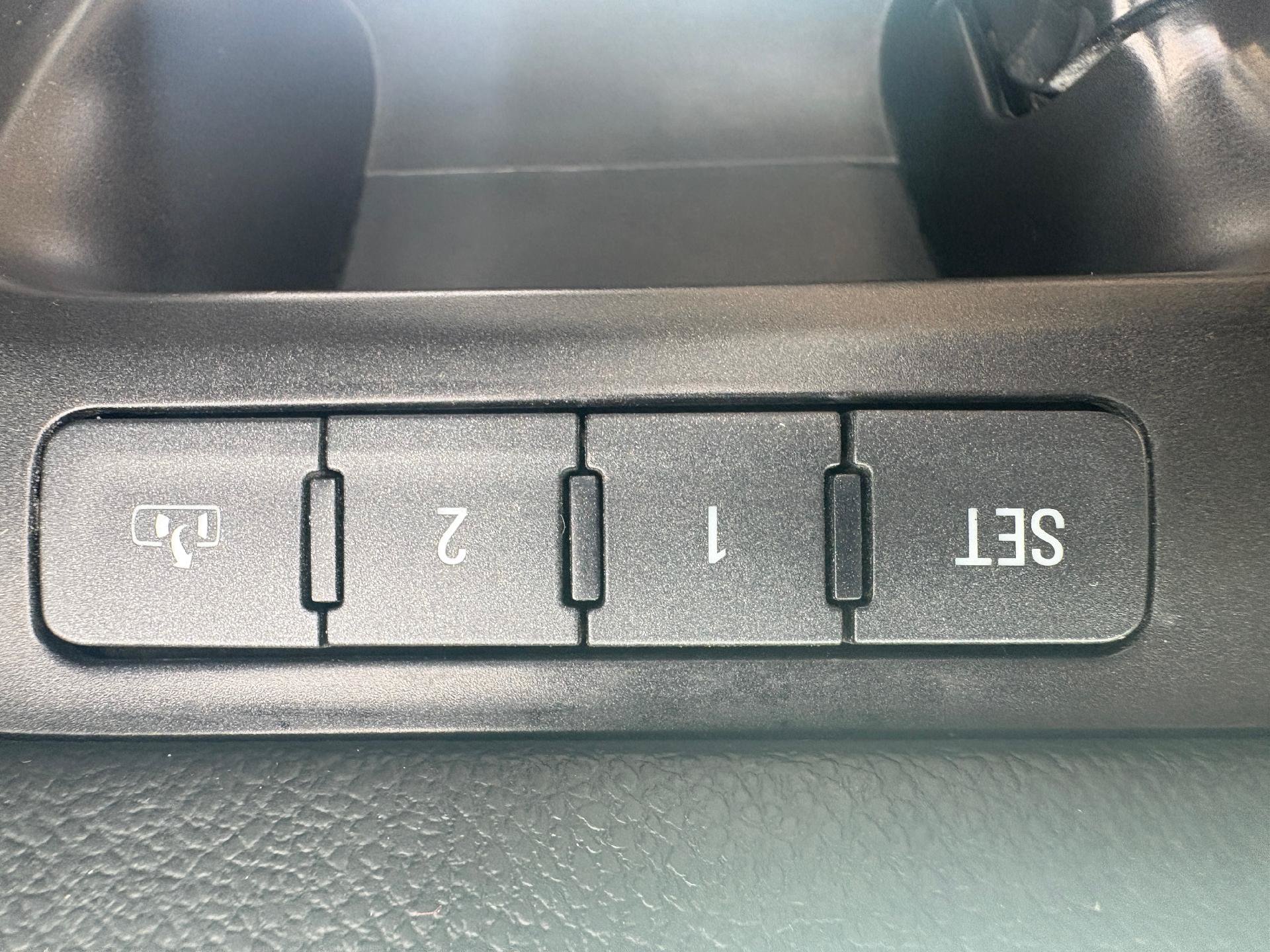 Used 2017 Chevrolet Silverado 1500 LTZ Z71 w/ LTZ Plus Package AWD/4WD image 20