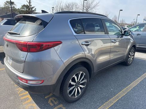 Used 2018 Kia Sportage EX w/ Option Group 040 AWD/4WD image 3