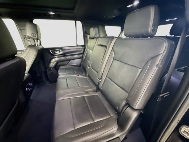 Used 2023 Chevrolet Suburban LT RWD image 24