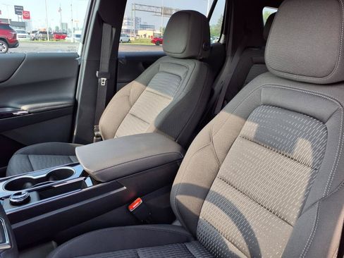New 2026 Chevrolet Equinox LT w/ Midnight Edition FWD image 11