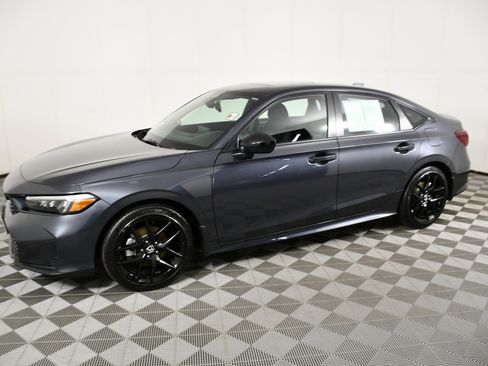 Certified 2025 Honda Civic Sport image 9