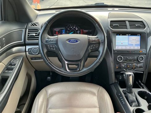 Used 2018 Ford Explorer XLT w/ Equipment Group 202A image 18