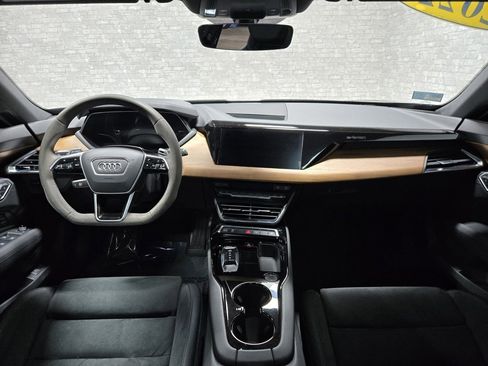Used 2022 Audi e-tron GT Premium Plus image 36