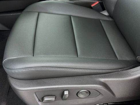 New 2025 GMC Canyon Elevation w/ Convenience Package image 18