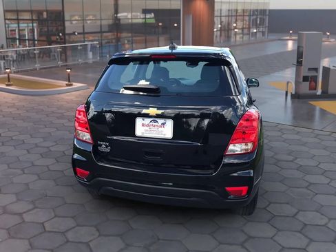 Used 2020 Chevrolet Trax LS FWD image 10
