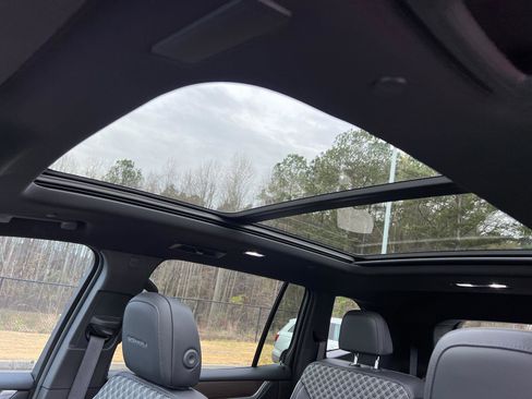 Used 2024 GMC Acadia Denali w/ Super Cruise Package image 35