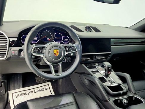Used 2023 Porsche Cayenne Platinum Edition image 11