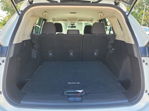 Certified 2024 Nissan Rogue S FWD image 12