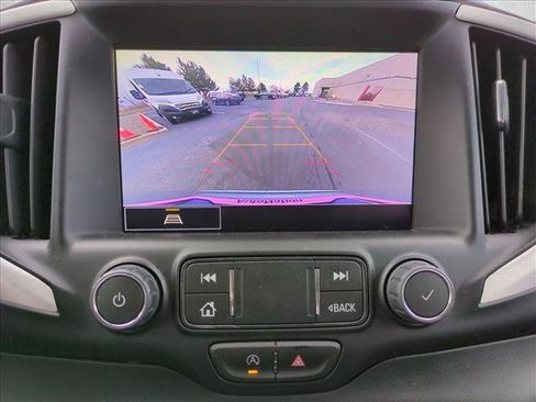 Used 2024 GMC Terrain SLT image 15