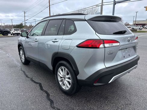 Certified 2023 Toyota Corolla Cross LE w/ Moonroof Package image 5