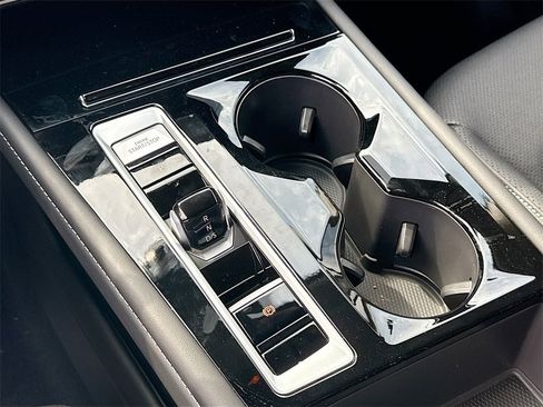 New 2025 Volkswagen Atlas SE image 16