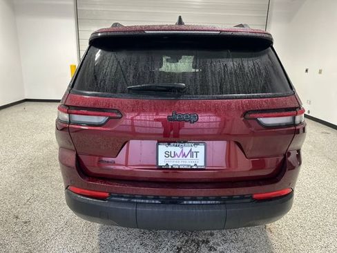 Used 2023 Jeep Grand Cherokee L Laredo image 17