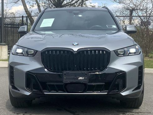 Used 2024 BMW X5 xDrive40i w/ M Sport Package image 2